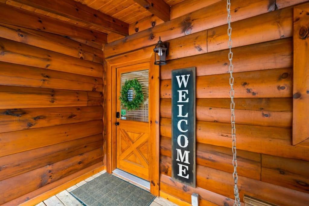 2-Bedroom Cabin With 2 Master Suites, Loft, Half-Bath And Hot Tub In A Serene Resort Setting Sevierville Extérieur photo